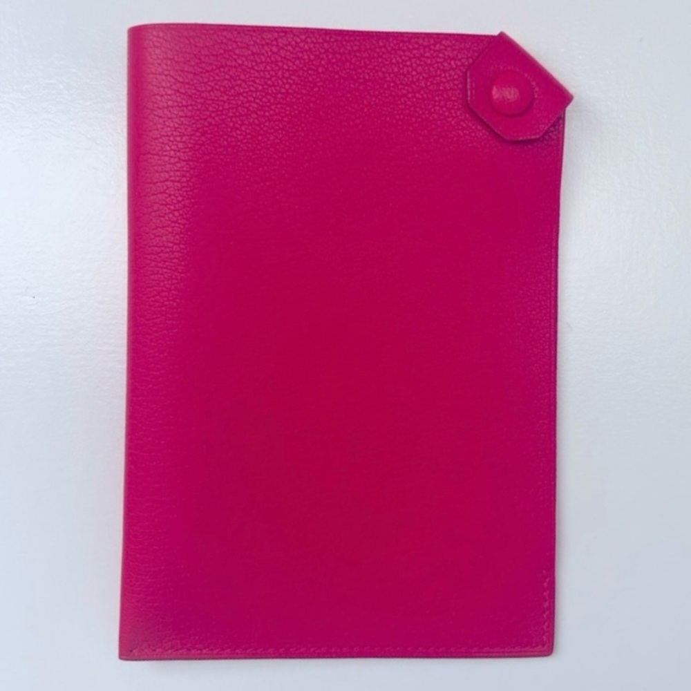 Hermès Tarmac Passport Holder in Rose Extrême